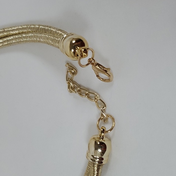 5 Layer Illusion Wire Color Shell & Chunky Statement Necklace & Earrings - Picture 9 of 16